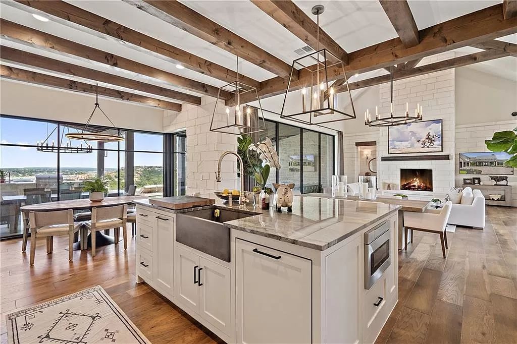 Gorgeous-Contemporary-Farmhouse-in-Austin-with-Breathtaking-Views-for-Sale-at-6250000-27