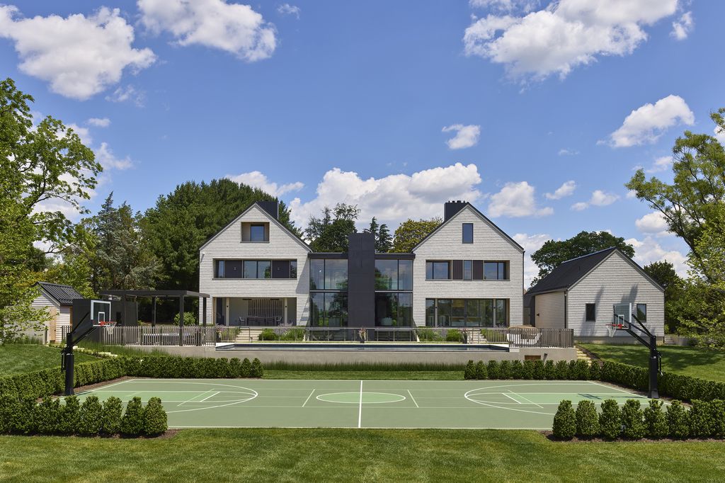 Haddonfield House, ideal gathering Place by Krieger + Associates Architect