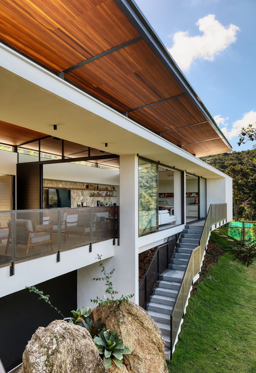 House-of-Stones-with-Stunning-Views-among-Nature-by-TETRO-Arquitetura-13