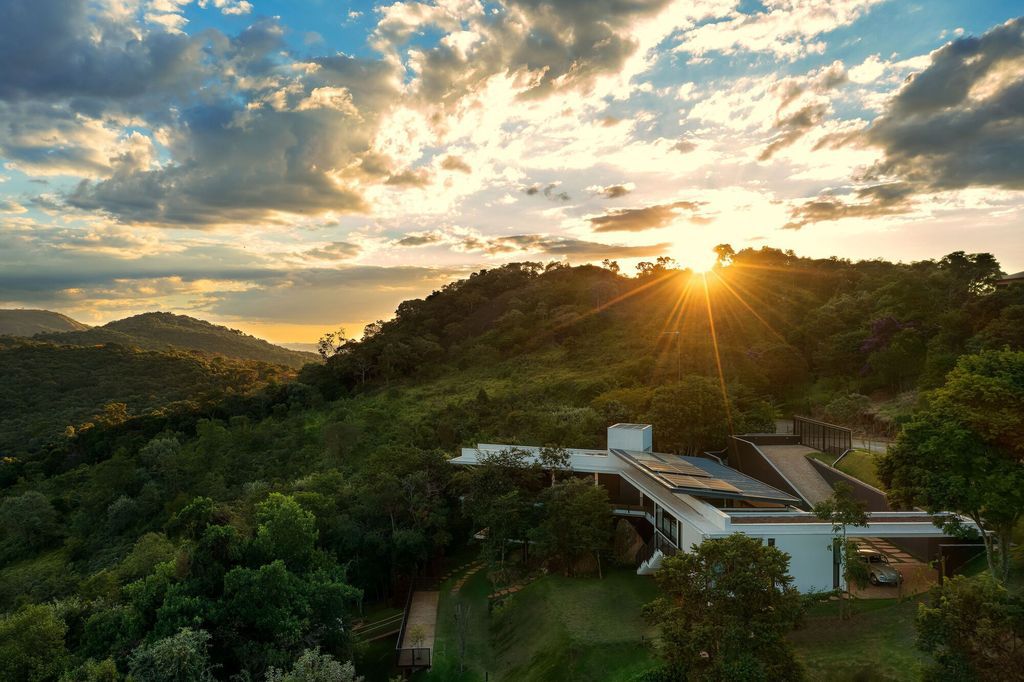 House-of-Stones-with-Stunning-Views-among-Nature-by-TETRO-Arquitetura-19