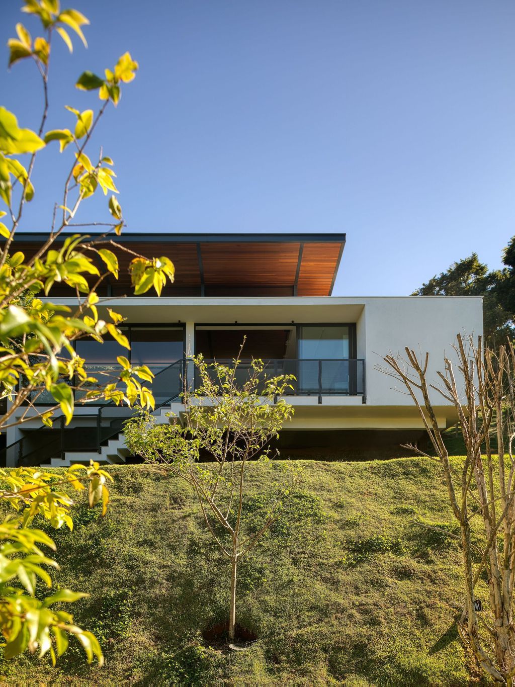 House-of-Stones-with-Stunning-Views-among-Nature-by-TETRO-Arquitetura-7