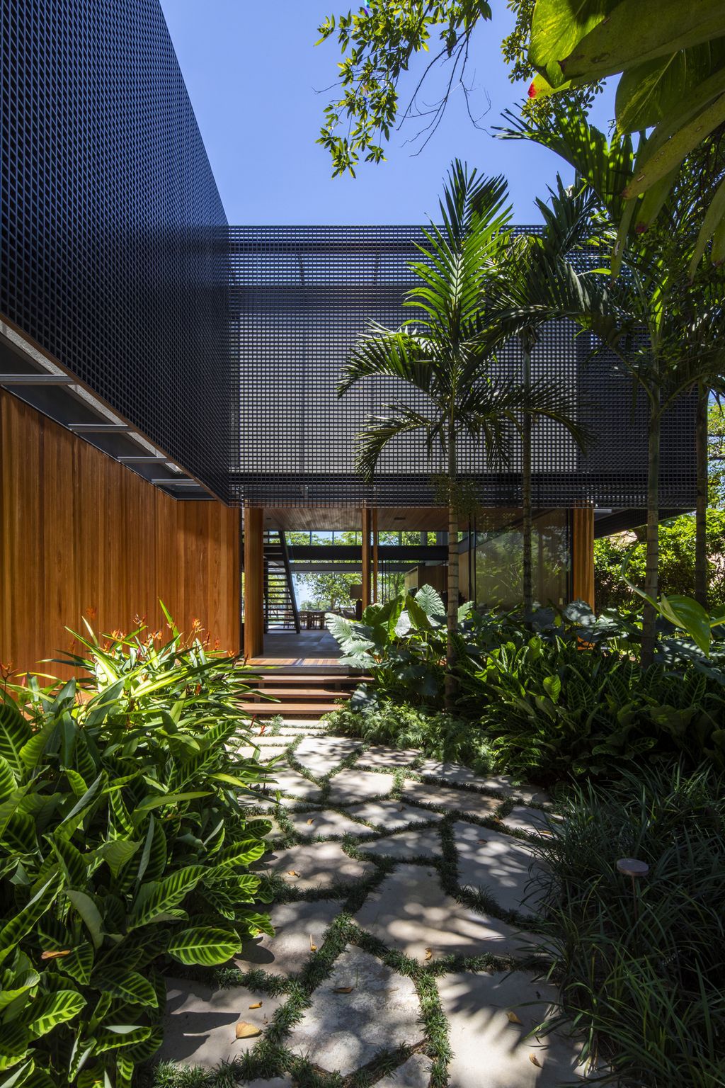 JSL House with The Privileging Views to The Sea by Bernardes Arquitetura