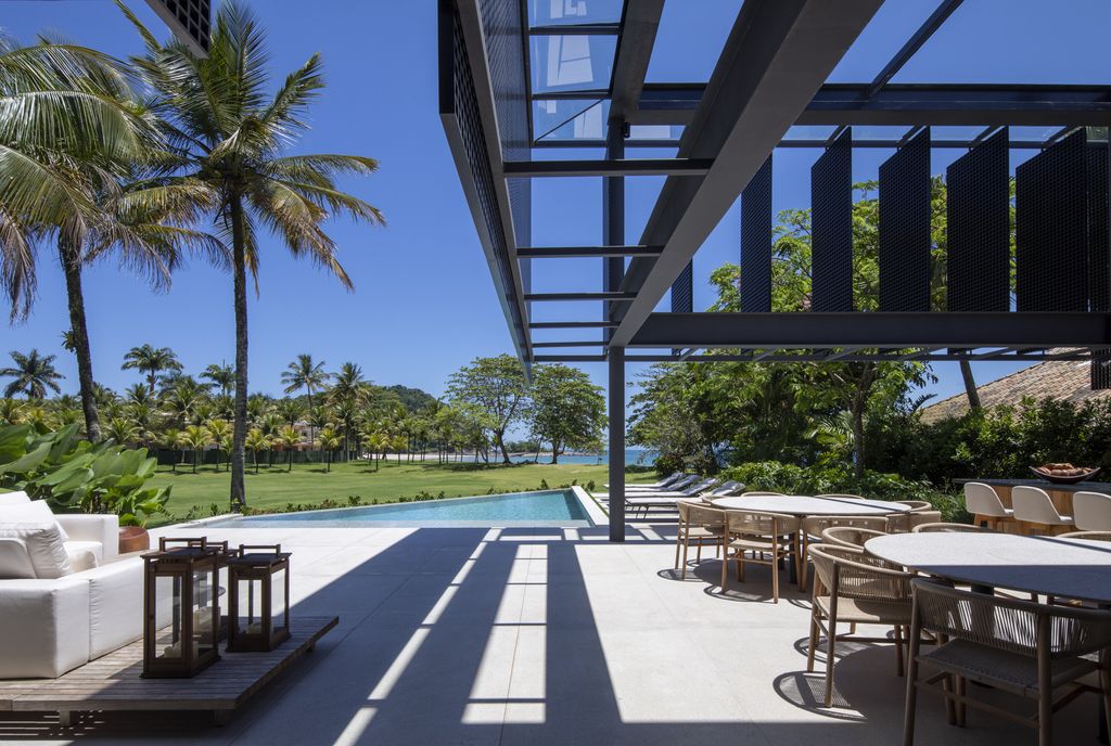 JSL House with The Privileging Views to The Sea by Bernardes Arquitetura