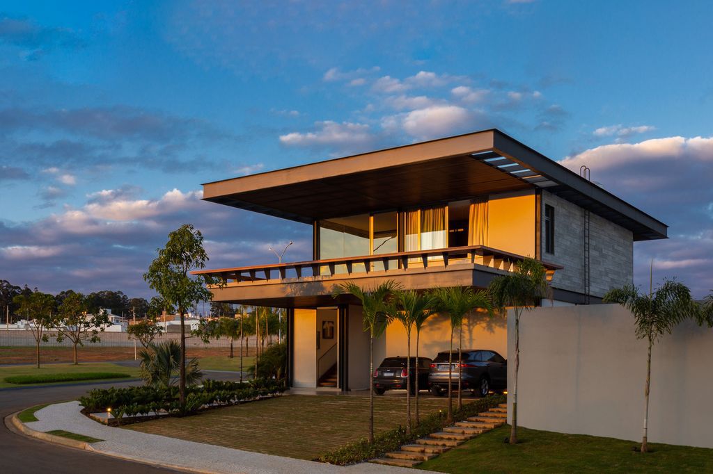 LM House, a practical and comfortable Home by João de Barro Arquitetura