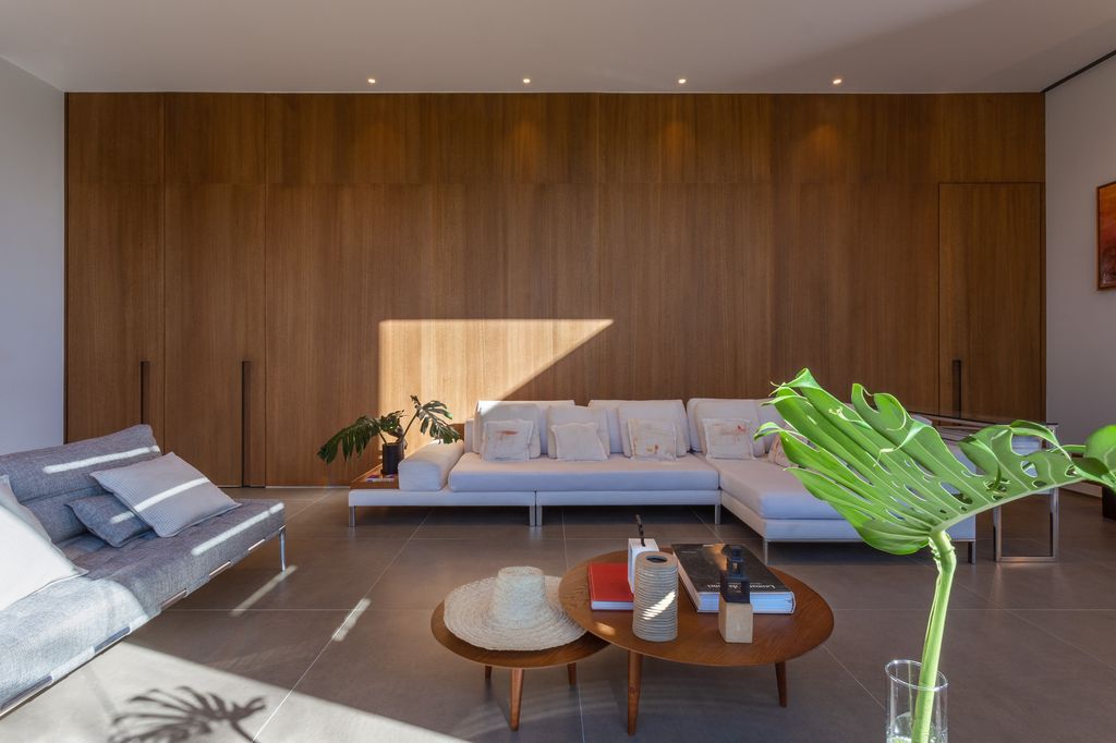 LM-House-a-practical-and-comfortable-Home-by-Joao-de-Barro-Arquitetura-5