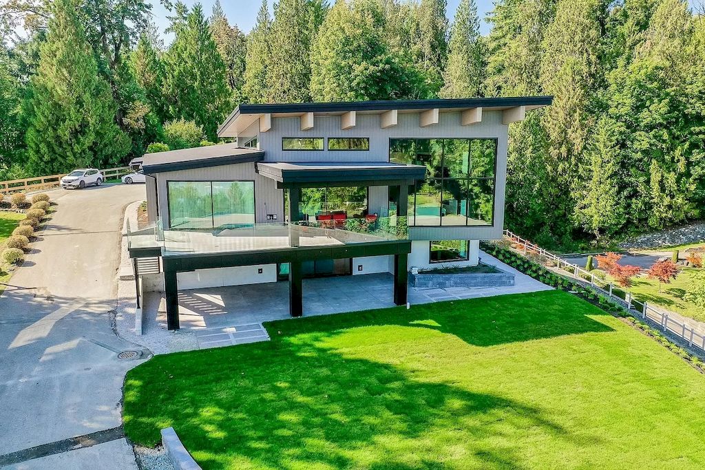 The Beautiful Abbotsford Home is surrounded by nature now available for sale. This home is located at 29798 Gibson Ave, Abbotsford, BC V4X 2B5, Canada