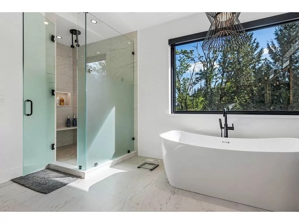 Live-in-Total-Comfort-Tranquility-at-C5000000-Beautiful-Abbotsford-Home-29
