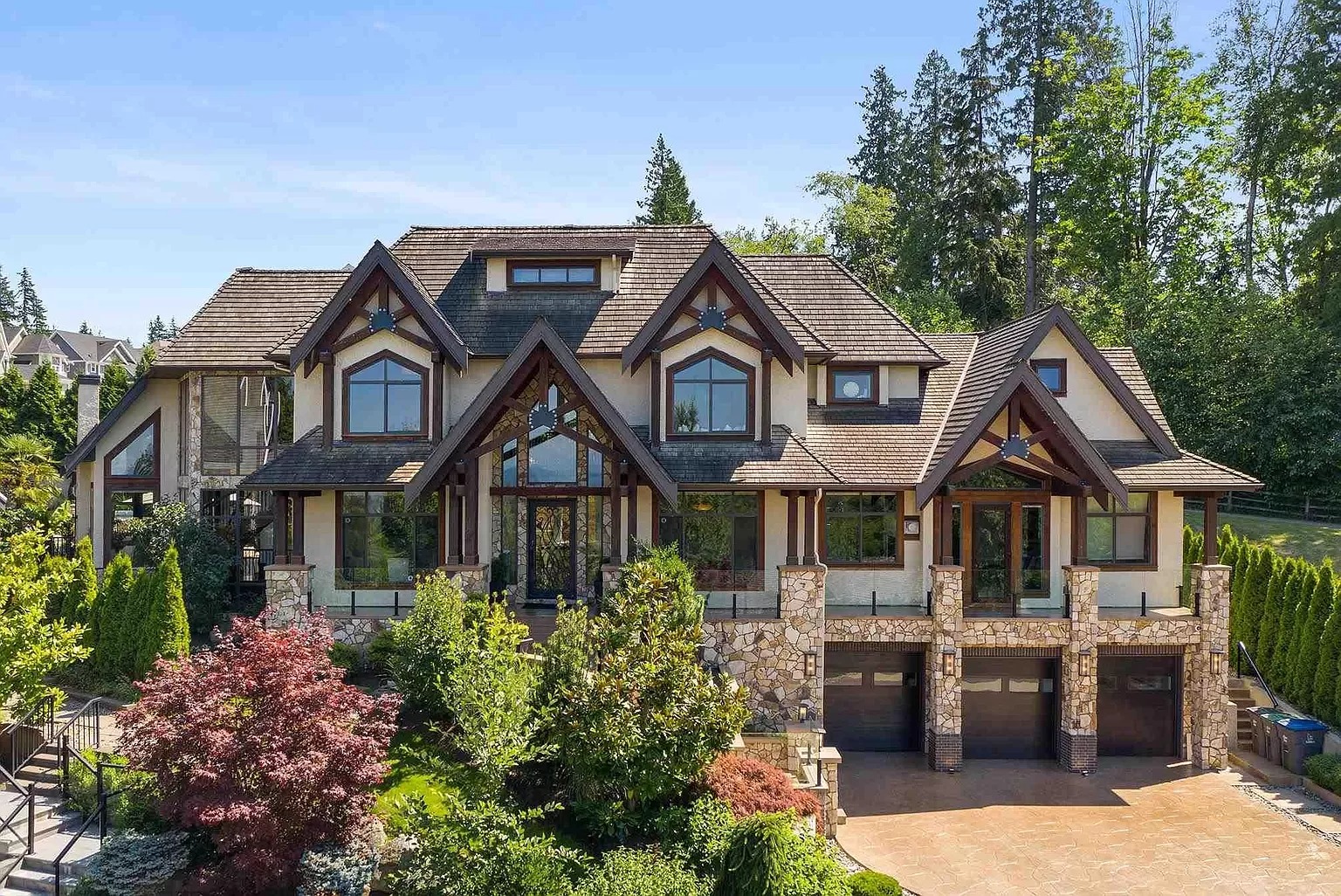 Luxurious-Whistler-Inspired-Mansion-in-Surrey-with-Panoramic-Mountain-Views-Asks-C4199000-7