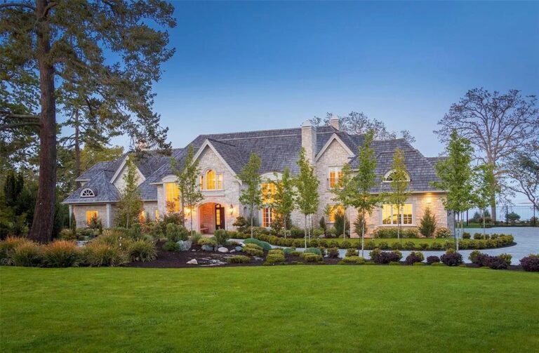 Magnificent Waterfront Estate in Oak Bay with Timeless Elegant Design Prices at C$16,750,000