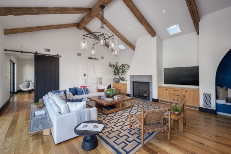 Timeless Spanish Masterpiece in Prime Little Holmby, Los Angeles