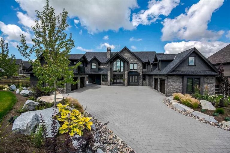 Mimicking The Mountain Peaks, This C$5,200,000 Majestic Estate in Langley Offers Everything Imaginable