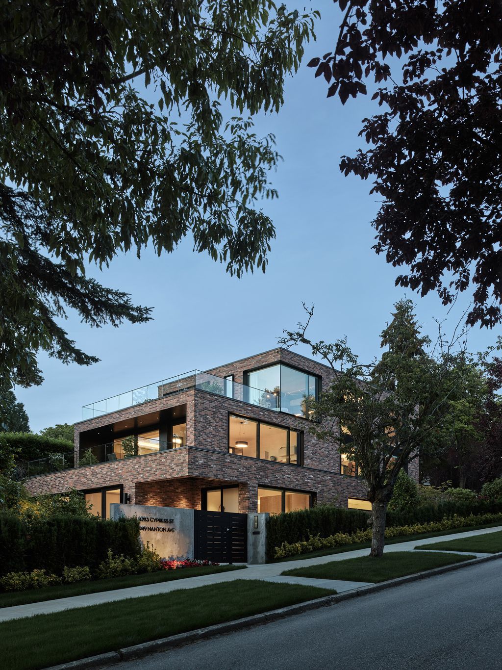 Nanton-Residence-a-Stunning-Mordern-Brick-Home-by-BLA-Design-Group-18
