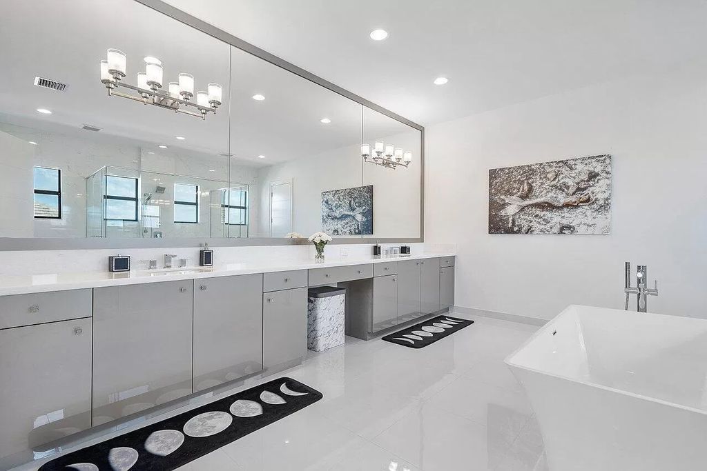 New-Transitional-Contemporary-Home-with-Lake-View-in-Boca-Raton-offered-at-3500000-16