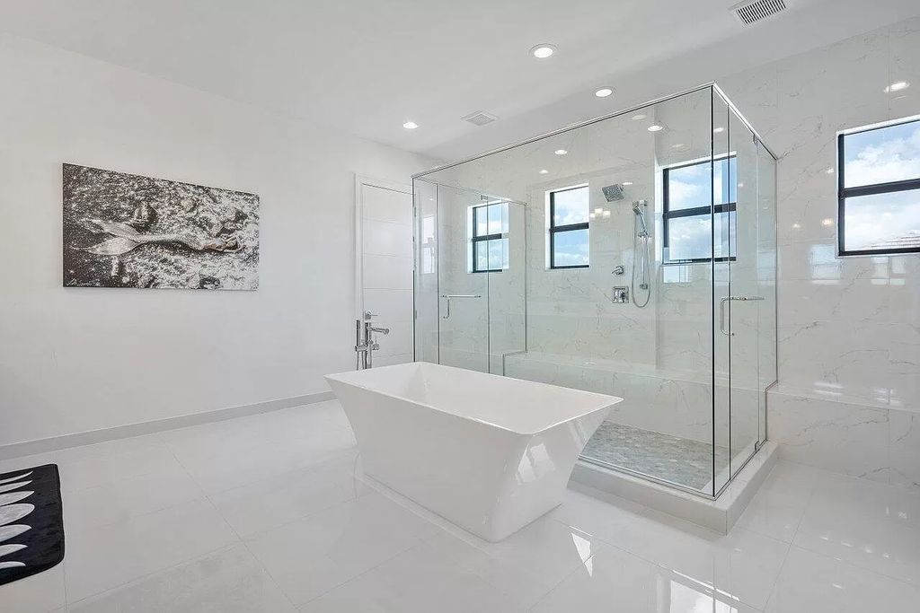 New-Transitional-Contemporary-Home-with-Lake-View-in-Boca-Raton-offered-at-3500000-22