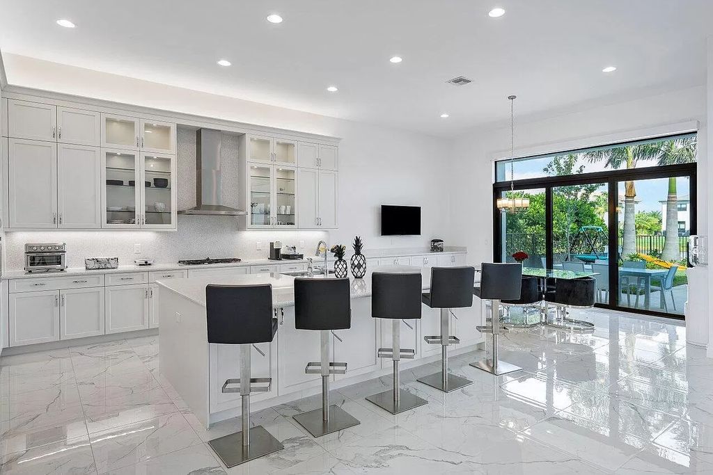 New-Transitional-Contemporary-Home-with-Lake-View-in-Boca-Raton-offered-at-3500000-28