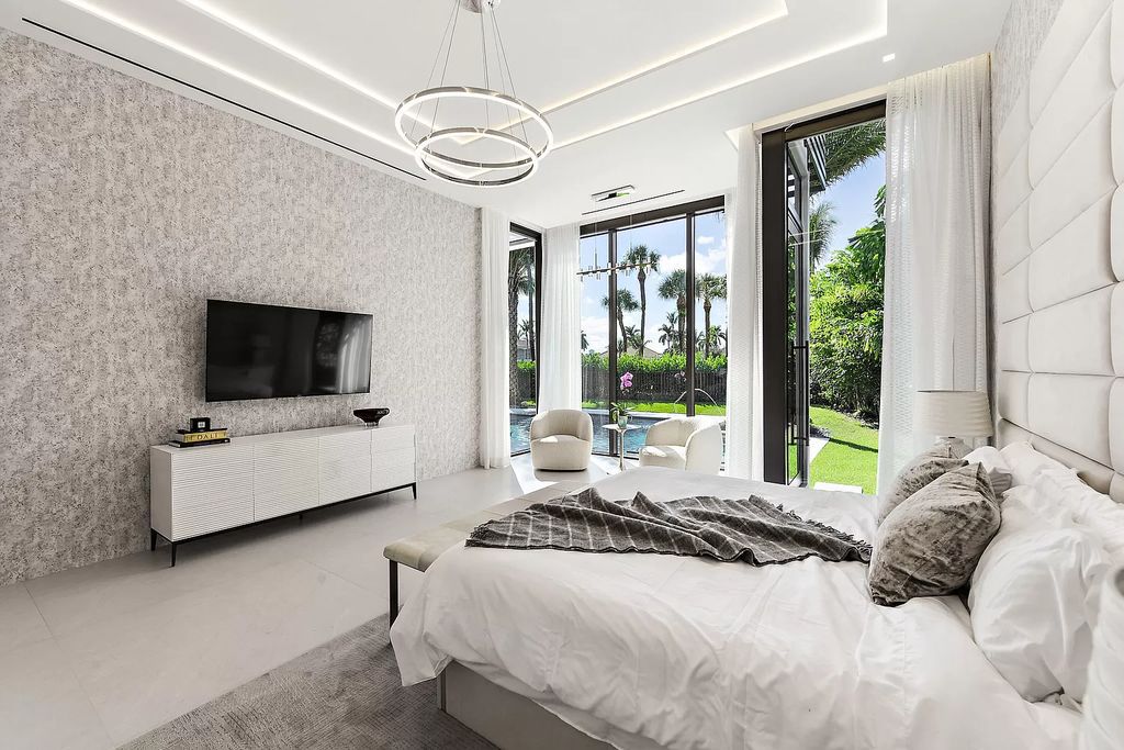 Newly-Completed-Modern-Luxury-Home-in-Boca-Raton-hits-Market-for-6195000-10