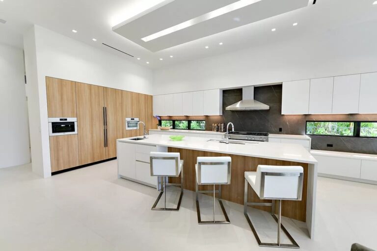 Newly Completed Modern Luxury Home in Boca Raton asks for $6,195,000