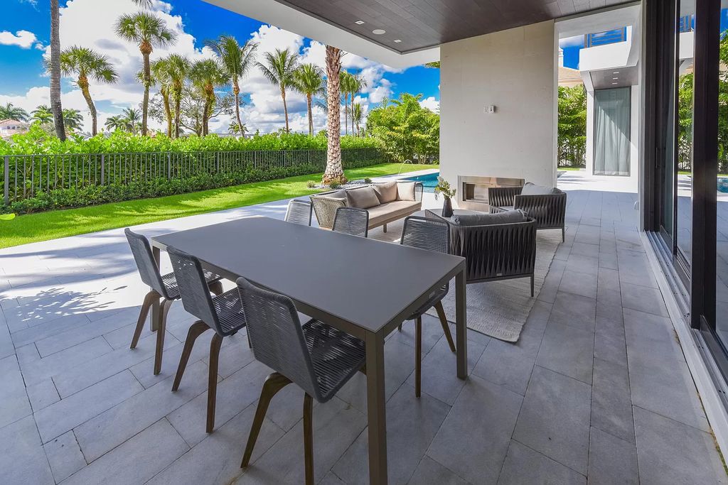 Newly-Completed-Modern-Luxury-Home-in-Boca-Raton-hits-Market-for-6195000-4