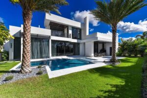 Newly Completed Modern Luxury Home in Boca Raton asks for $6,195,000