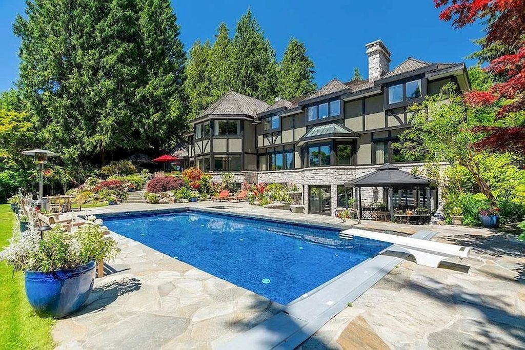 Palatial-Inviting-Tudor-Mansion-in-West-Vancouver-Lists-for-C14800000-30