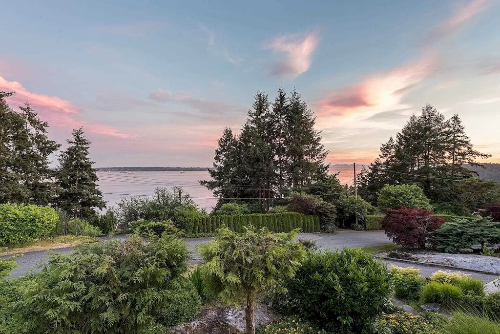 Peace-and-Tranquility-Retreat-in-West-Vancouver-with-Astounding-Ocean-Views-Listed-for-C3999000-15