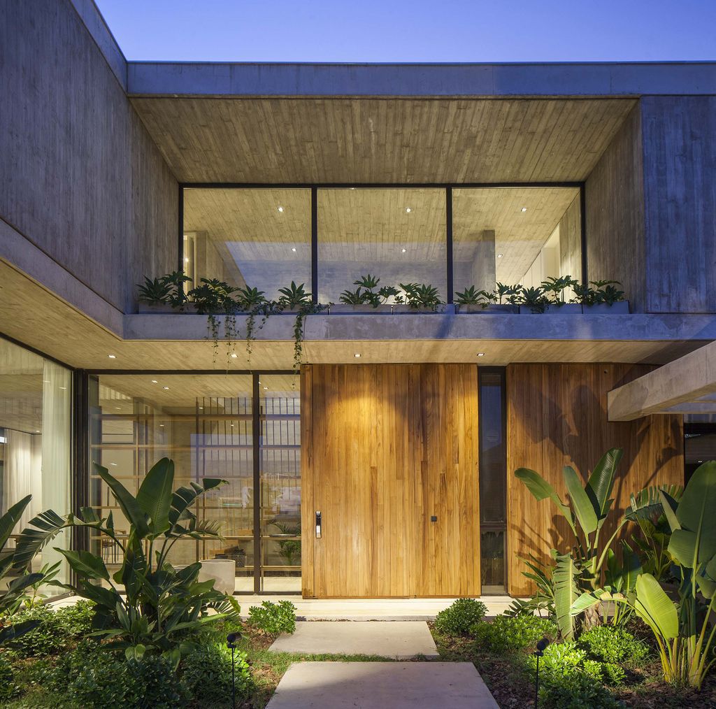 Sakura House, wonderful contemporary Home in Argentina by Estudio PKa