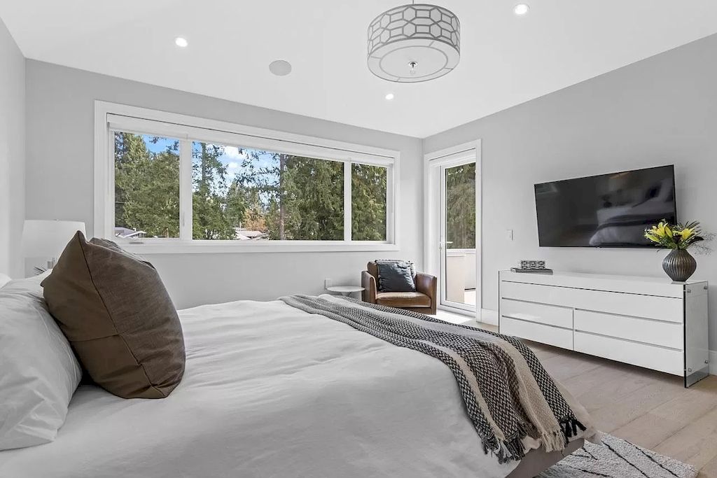 Spacious-and-Thoughtfully-Designed-House-in-North-Vancouver-Lists-for-C3980000-24