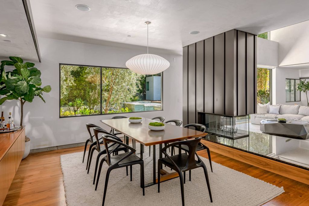 The Brentwood Home is a sustainable property completely congruent with its sublime setting designed by architect Jesse Bornstein, AIA now available for sale. This home located at 2496 Mandeville Canyon Rd, Los Angeles, California