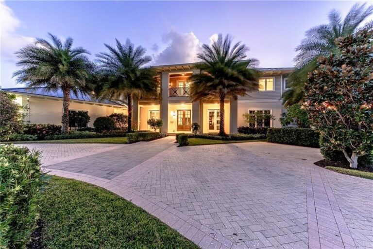 Striking Waterfront Estate In Lighthouse Point On Excellent Location