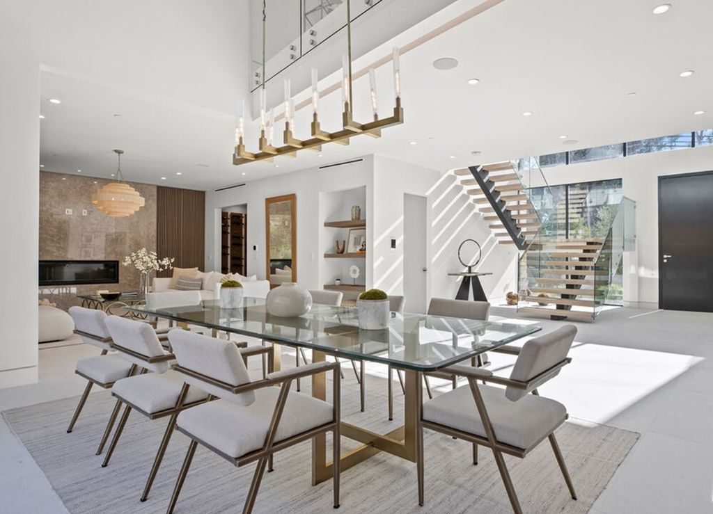 Stunning-Gated-Contemporary-Smart-Home-in-Bel-Air-comes-to-Market-for-5595000-3