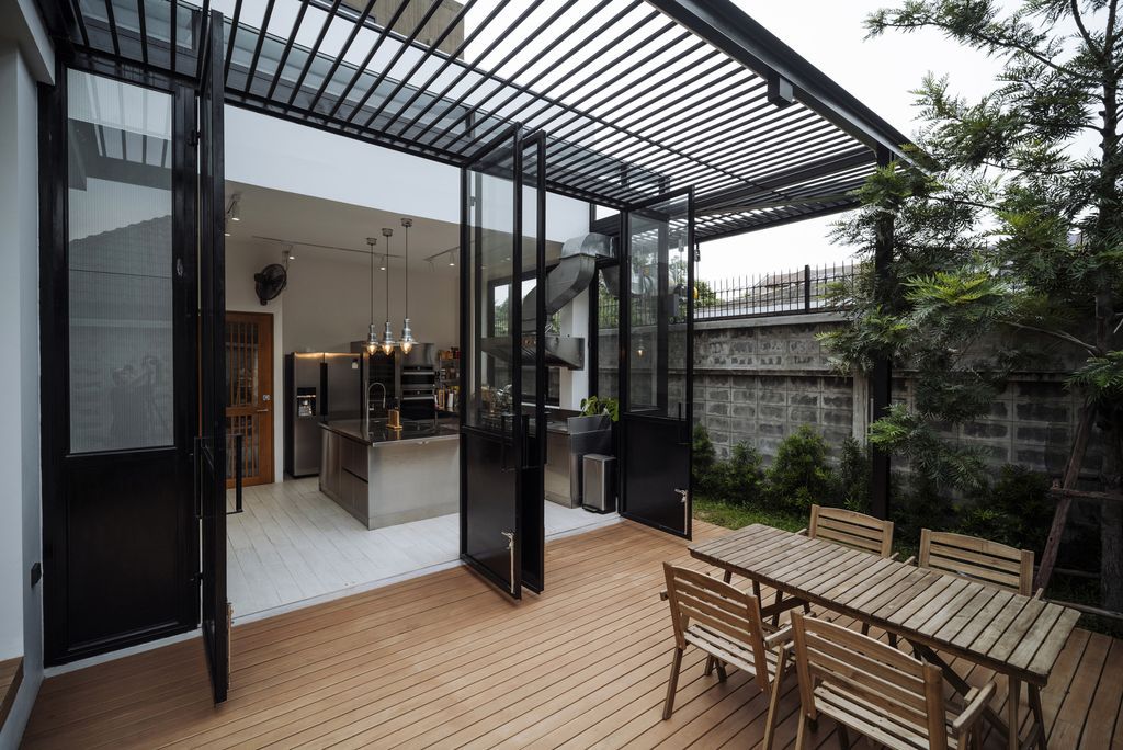 TYH-house-elegant-house-with-idiosyncratic-design-by-Alkhemist-Architects-22