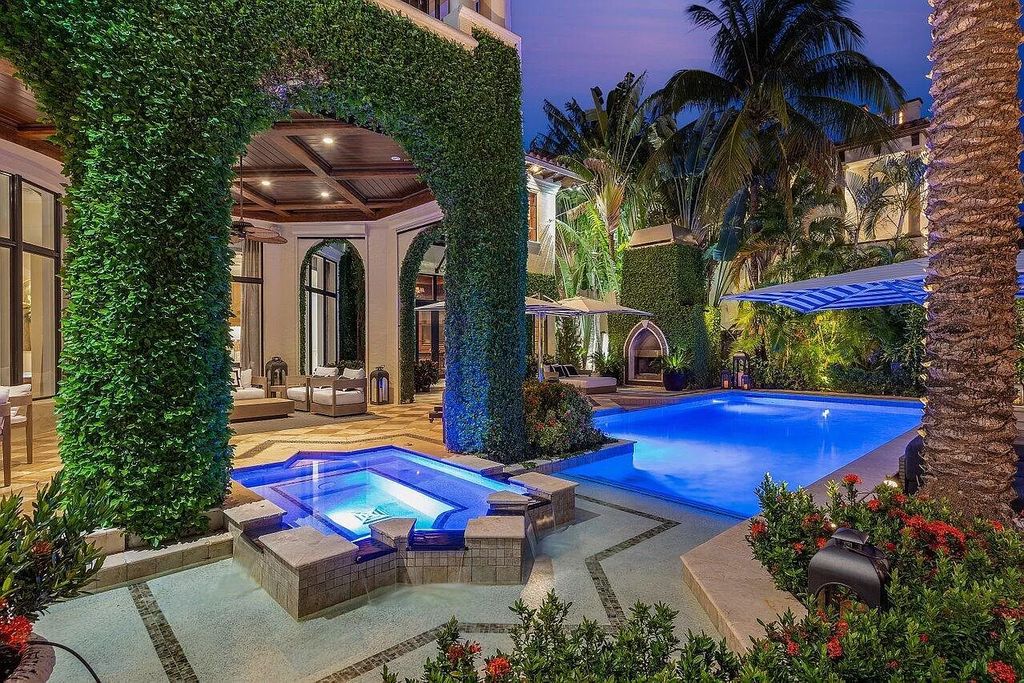 This-14950000-Premium-Mansion-set-on-the-best-location-in-Boca-Raton-has-just-been-updated-18