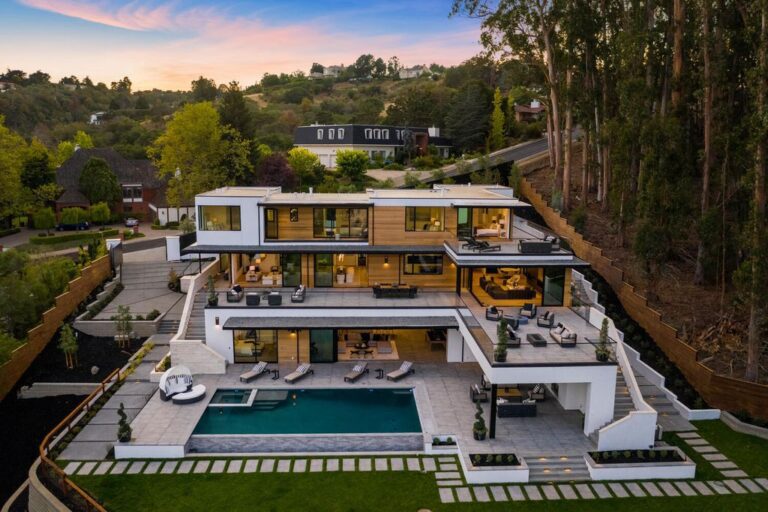This $22,500,000 New Construction Mansion is the Finest Modern Estate Ever Built in Hillsborough