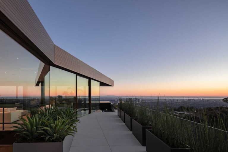 Spectacular Contemporary Estate with Breathtaking Views in the Bird
