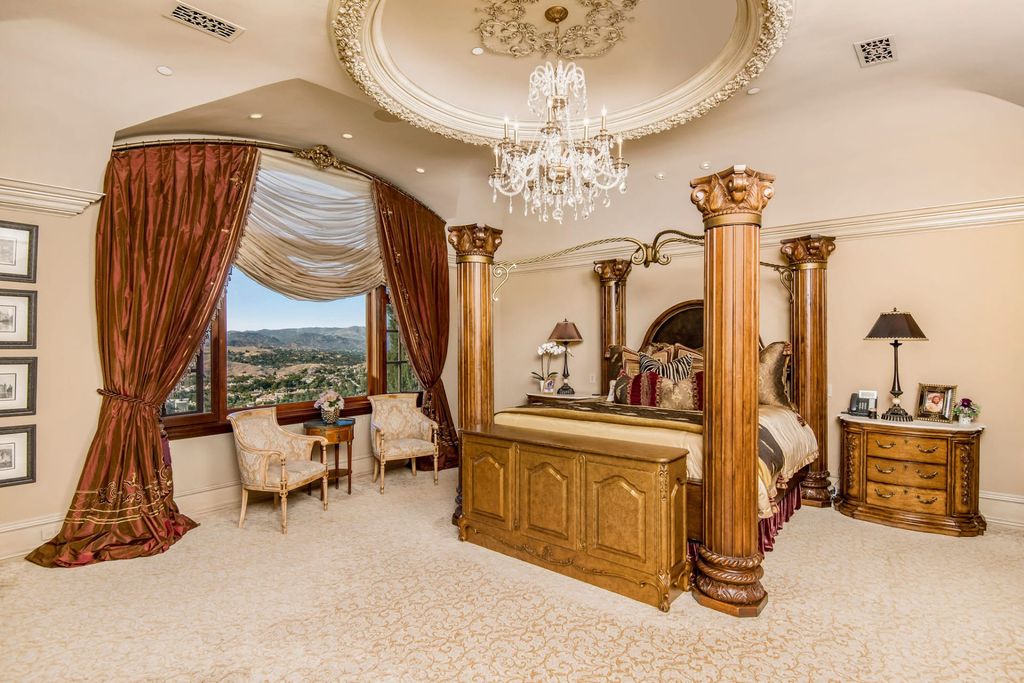 This-32000000-Classic-French-Chateau-in-Calabasas-is-A-World-of-Luxury-and-Quality-17