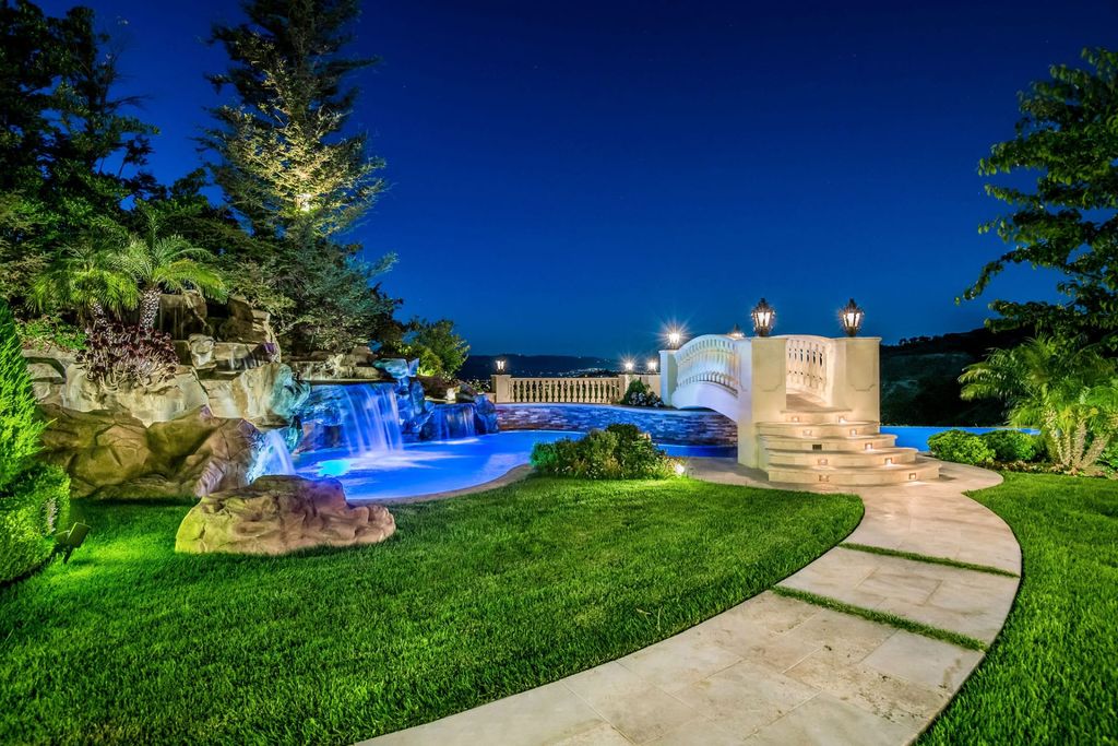 This-32000000-Classic-French-Chateau-in-Calabasas-is-A-World-of-Luxury-and-Quality-36