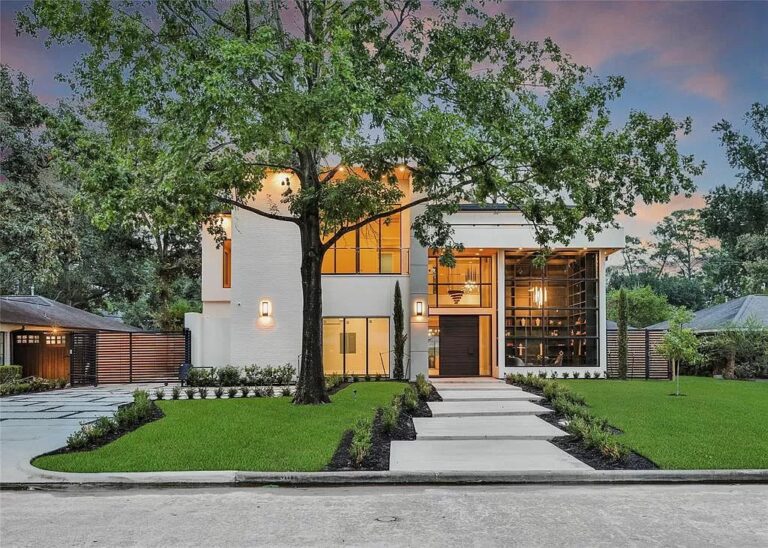 This $3,995,000 Houston Home offers Chic Contemporary Design and Gorgeous Outdoor Space