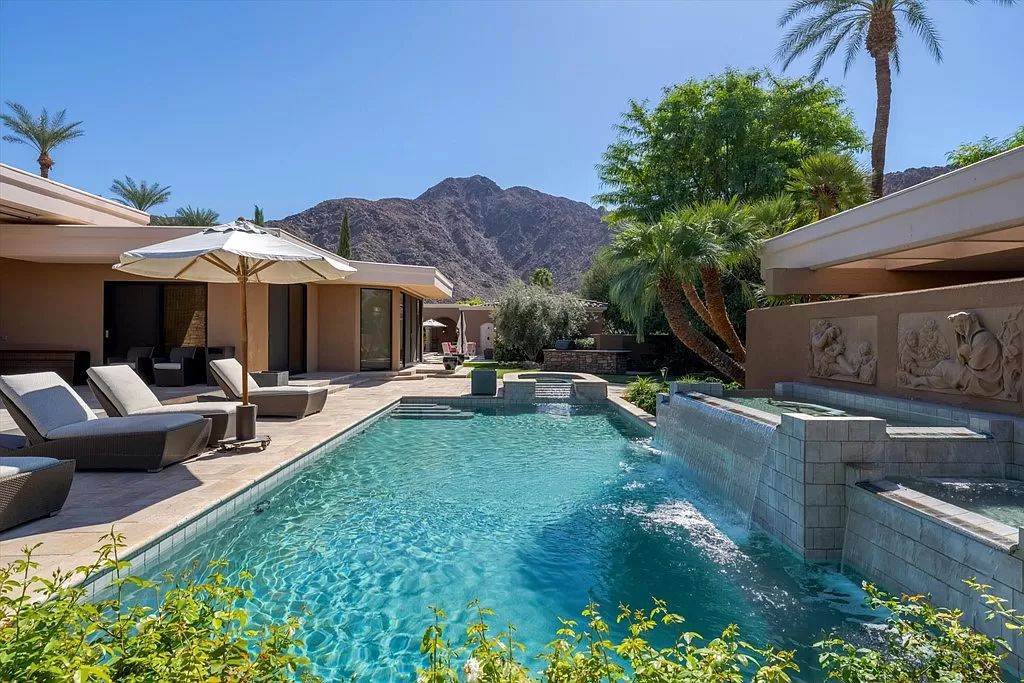 This-8500000-Home-in-Indian-Wells-features-Beautiful-Fairway-and-Mountain-Views-11