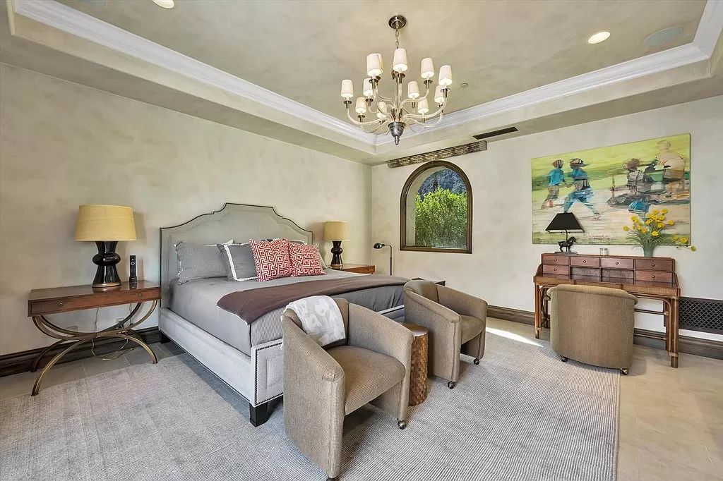 This-8500000-Home-in-Indian-Wells-features-Beautiful-Fairway-and-Mountain-Views-27