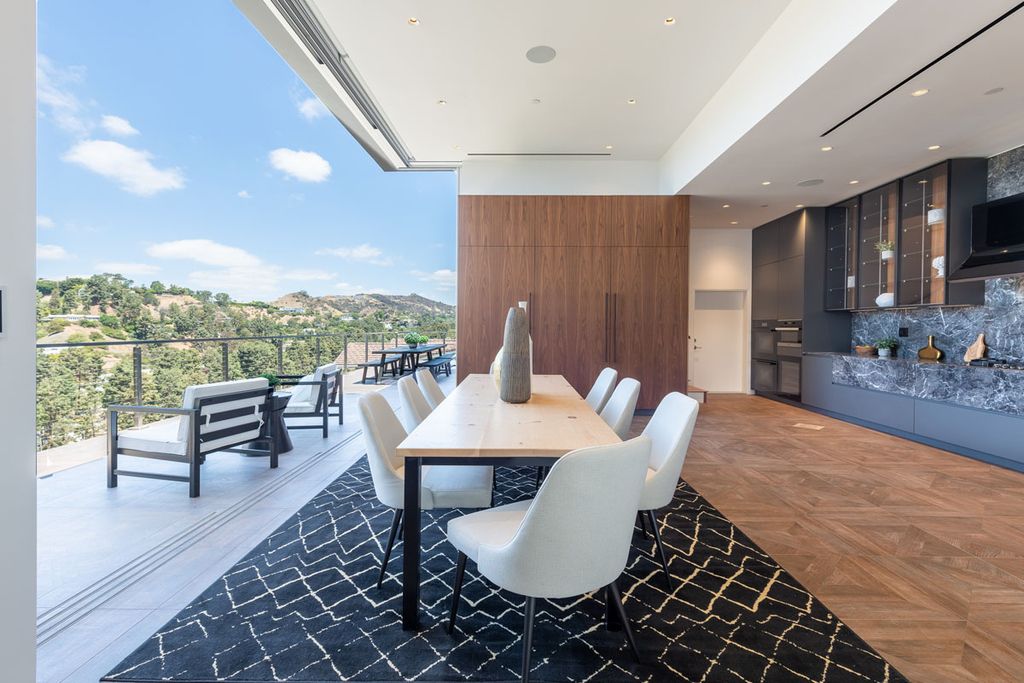 The Home in Beverly Hills is a property extremely light and bright using the best materials reimagined by Harrison Design now available for sale. This home located at 9400 Readcrest Dr, Beverly Hills, California