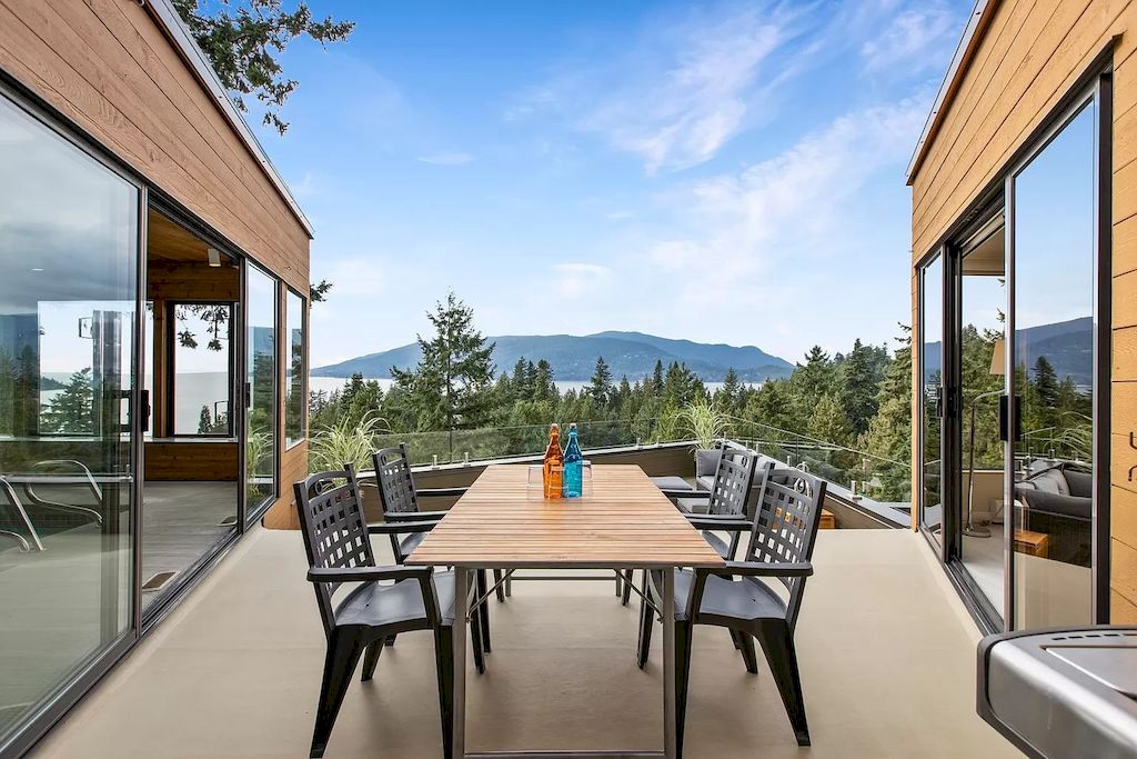 This-C3268000-Amazing-House-in-West-Vancouver-Built-in-a-Dramatic-Landscape-13