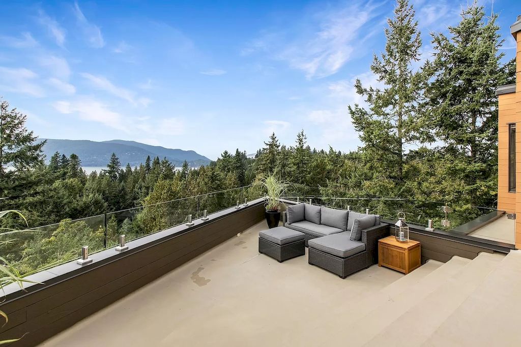 This-C3268000-Amazing-House-in-West-Vancouver-Built-in-a-Dramatic-Landscape-22