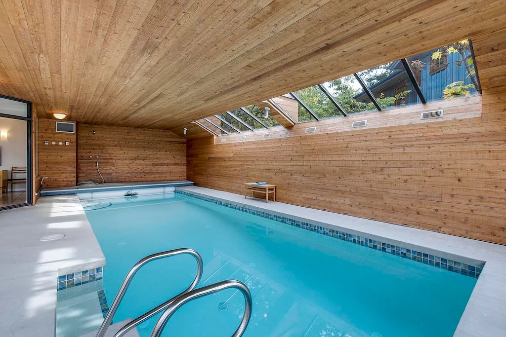This-C3268000-Amazing-House-in-West-Vancouver-Built-in-a-Dramatic-Landscape-35