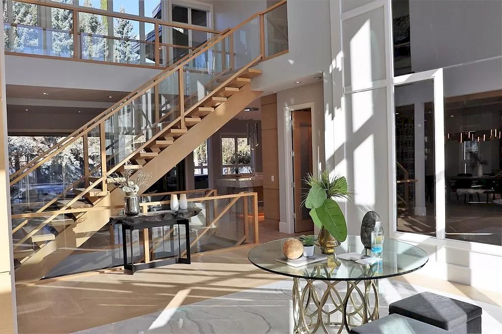 The Out­stand­ing Prop­erty in Alberta is a luxurious home now available for sale. This home located at 1028 S Bel Aire Dr SW, Calgary, AB T2V 2B9, Canada