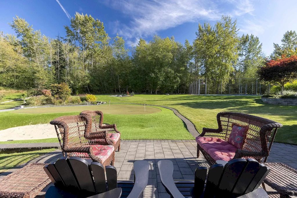 This-C4850000-Timeless-Exquisite-Home-in-Langley-That-will-Please-the-Most-Discerning-Buyers-6