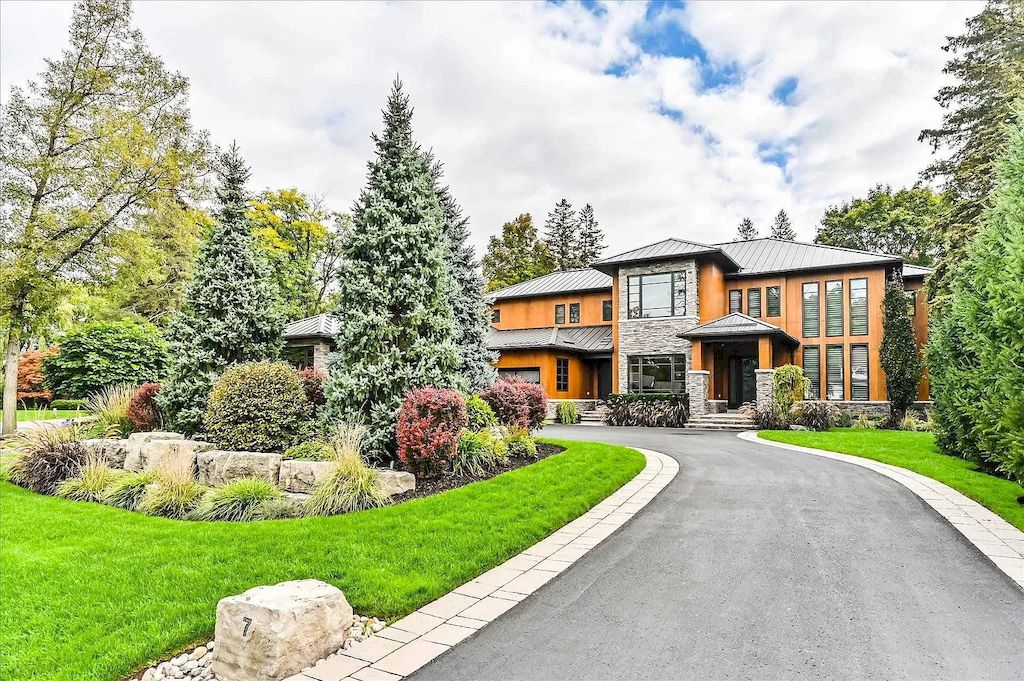 The Dreamy West Coast Residence in Ontario has unobstructed views of picturesque landscaping now available for sale. This home located at 7 Campbell Ct, Markham, ON L3R 2B3, Canada