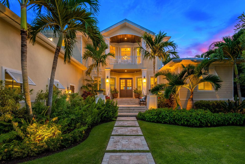 The Home in Sarasota located on the north end of Siesta Key and nestled among lush tropical landscaping with resort style pool now available for sale. This home located at 880 Siesta Dr, Sarasota, Florida