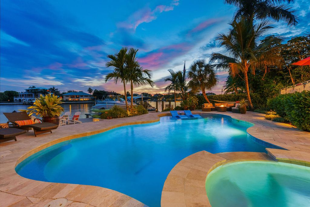 The Home in Sarasota located on the north end of Siesta Key and nestled among lush tropical landscaping with resort style pool now available for sale. This home located at 880 Siesta Dr, Sarasota, Florida