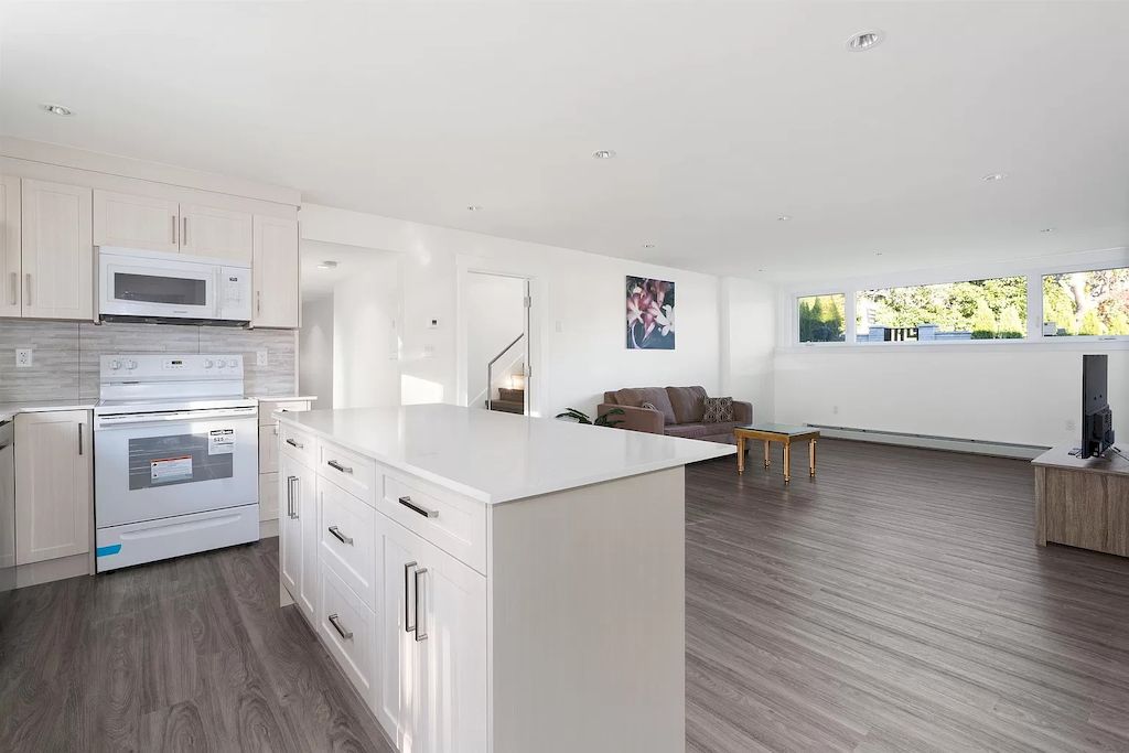 The Gorgeous Rebuilt Home in West Vancouver features exceptional quality  now available for sale. This home located at 1807 Saint Denis Rd, West Vancouver, BC V7V 3W5, Canada
