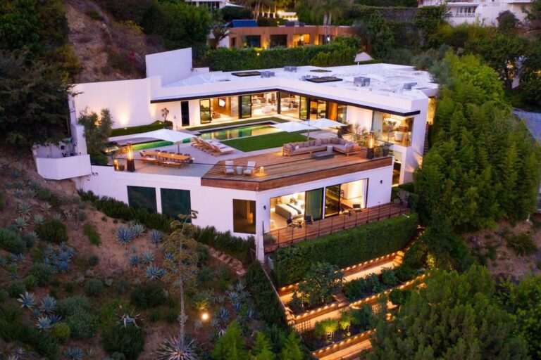This Magnificent $16,500,000 Los Angeles Home is Truly A Trophy of The Bird Streets